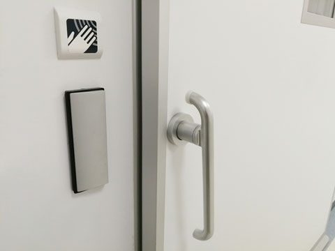Автоматические открыватели дверей: почему они того стоят в контроле доступа